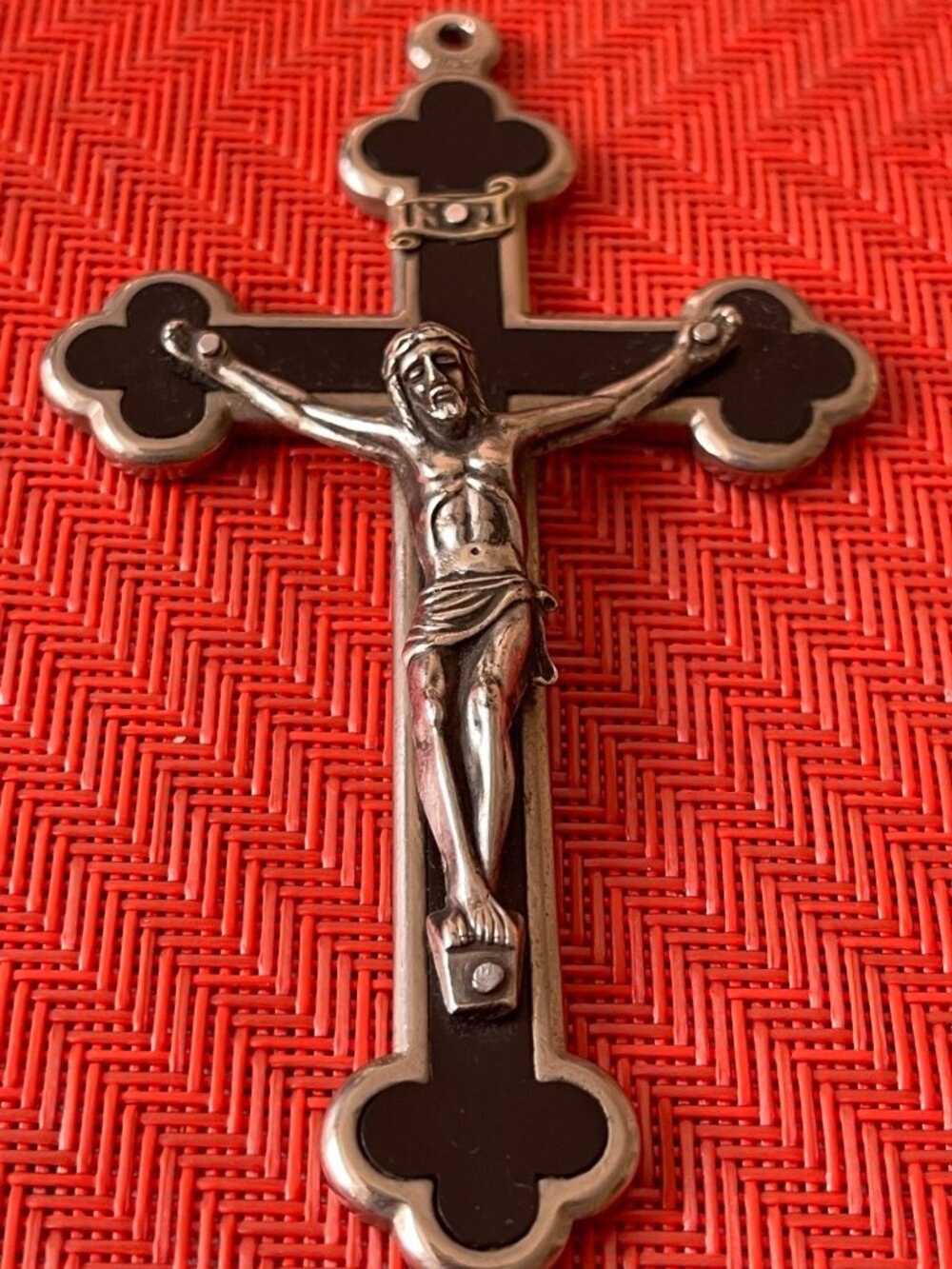 Vtg Made in Italy Large Black Crucifix Cross Pendant W/ Silver Jesus Figure - Re